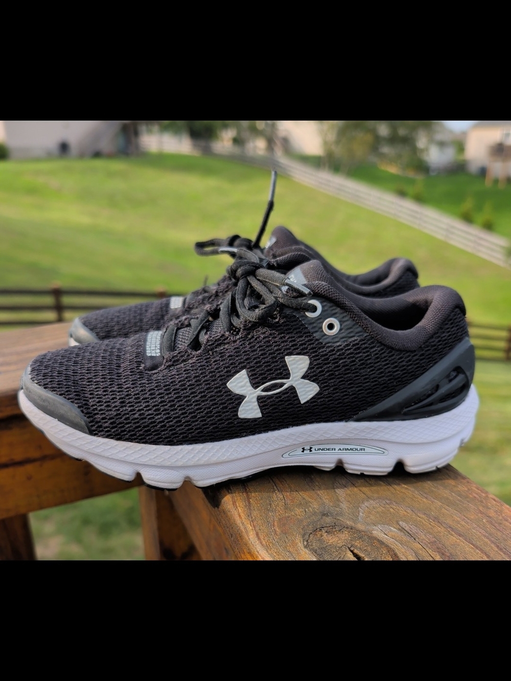 Under Armour Gemini Sneakers Youth Sz 5 Black